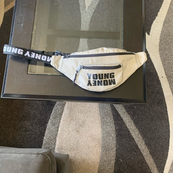 Young money bag - Picture 3 of 3